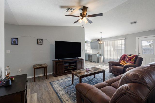 103 SE Churchill Way, Lawton, OK 73501