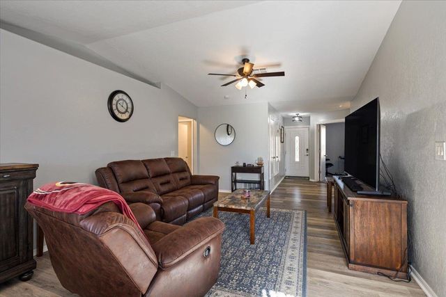 103 SE Churchill Way, Lawton, OK 73501