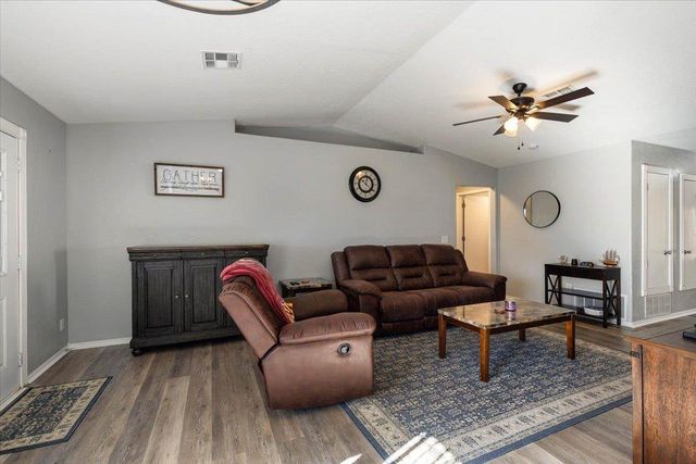 103 SE Churchill Way, Lawton, OK 73501