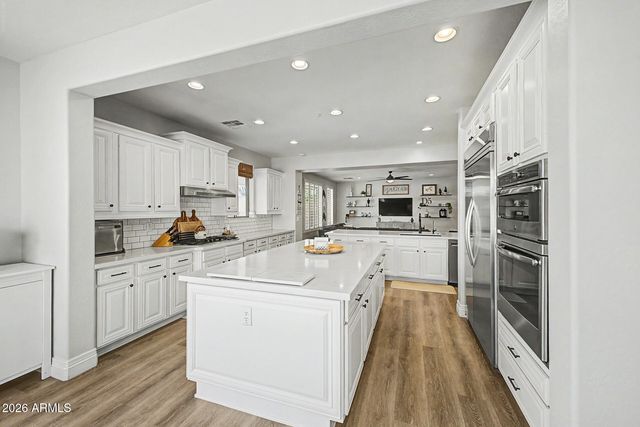 13091 W CHUCKS Avenue, Peoria, AZ 85383