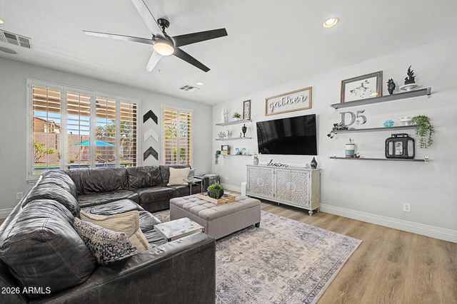 13091 W CHUCKS Avenue, Peoria, AZ 85383