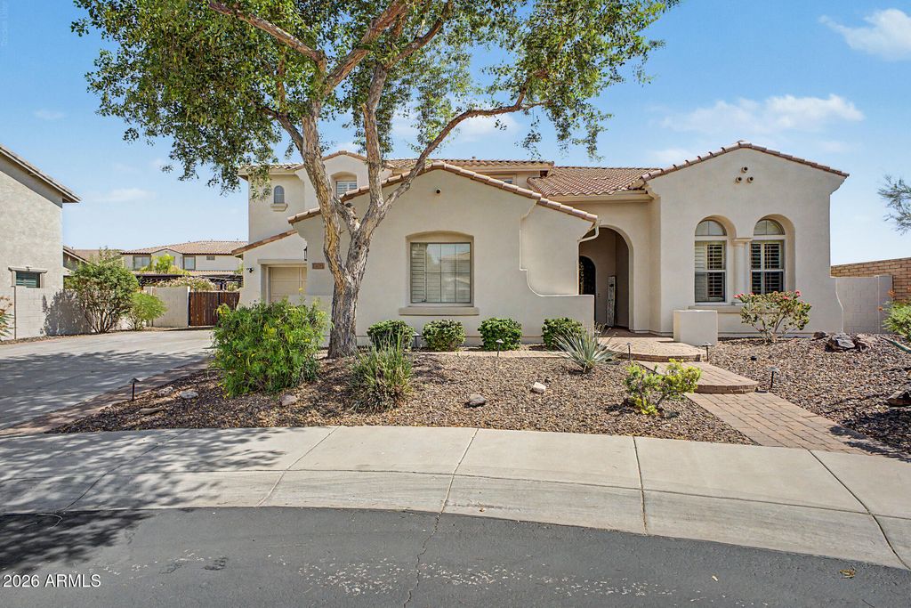 13091 W CHUCKS Avenue, Peoria, AZ 85383
