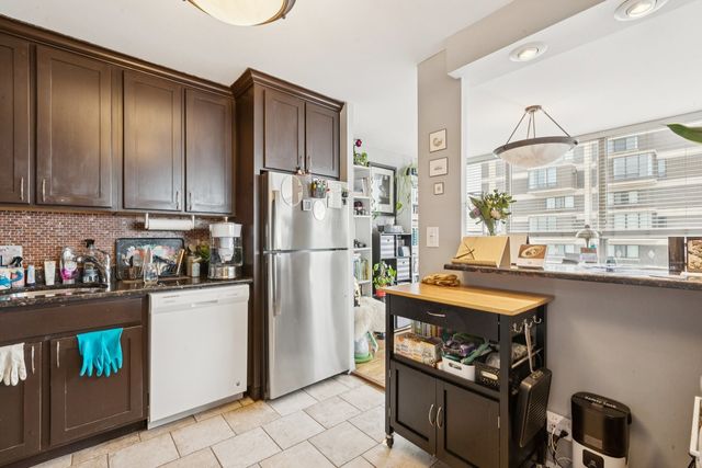 6171 N Sheridan Road 2601, Chicago, IL 60660