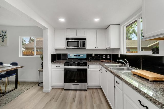 2411 W Fremont St, Stockton, CA 95203