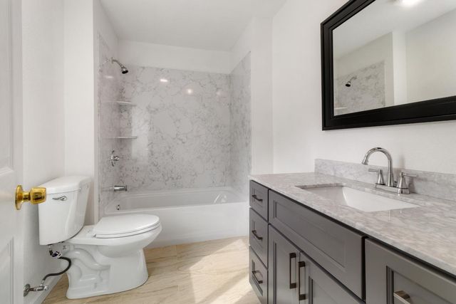 2411 W Fremont St, Stockton, CA 95203