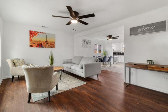 2411 W Fremont St, Stockton, CA 95203