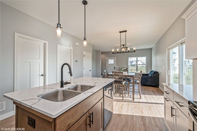 2335 Roycroft Alley, Marion, IA 52302