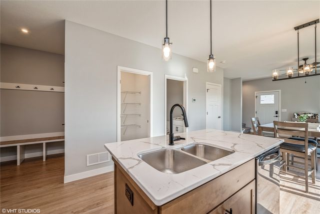 2335 Roycroft Alley, Marion, IA 52302