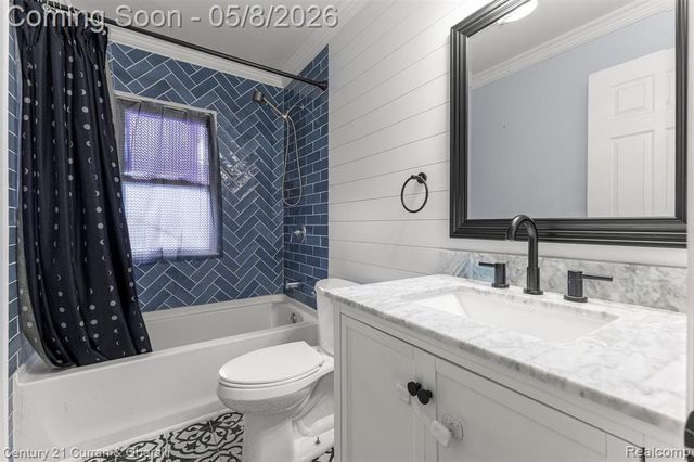 2461 Pingree Avenue, Lincoln Park, MI 48146