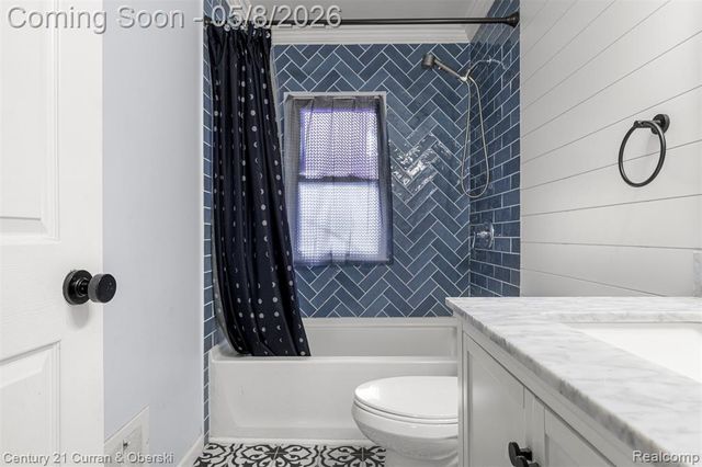 2461 Pingree Avenue, Lincoln Park, MI 48146
