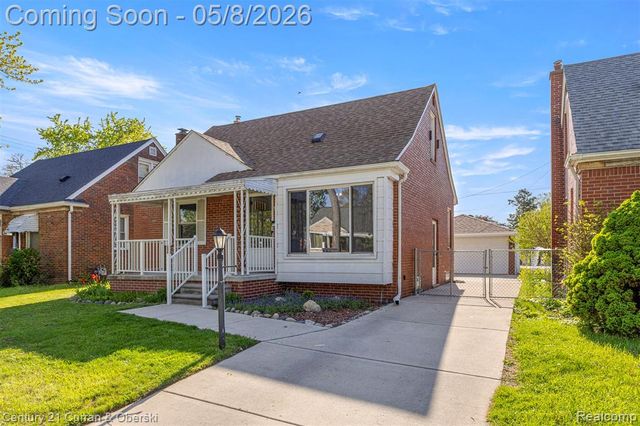 2461 Pingree Avenue, Lincoln Park, MI 48146