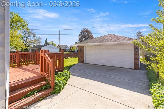 2461 Pingree Avenue, Lincoln Park, MI 48146