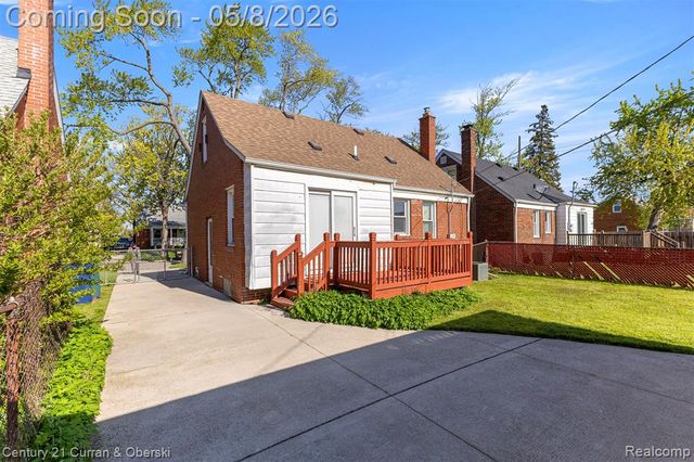 2461 Pingree Avenue, Lincoln Park, MI 48146