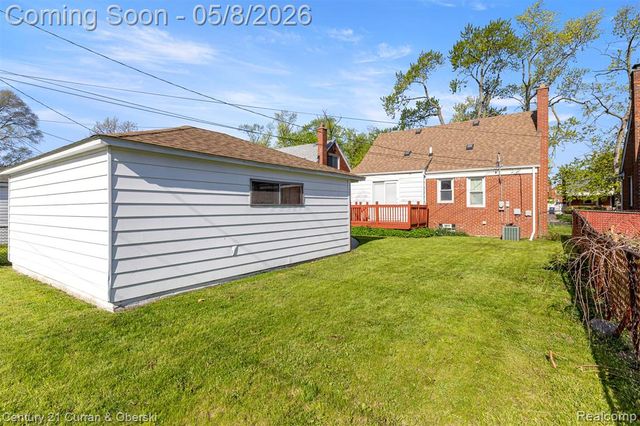 2461 Pingree Avenue, Lincoln Park, MI 48146