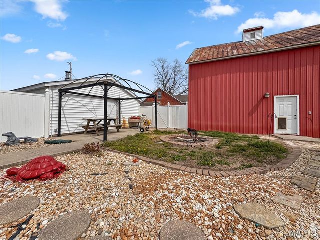 4412 Waterloo Road, Waterloo, IL 62298