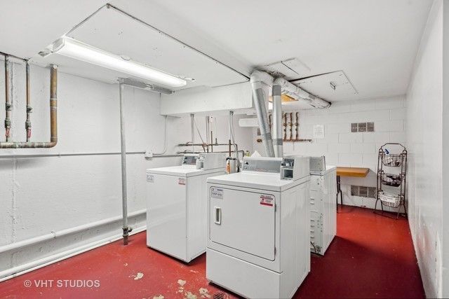 27 S Waiola Avenue 103, La Grange, IL 60525