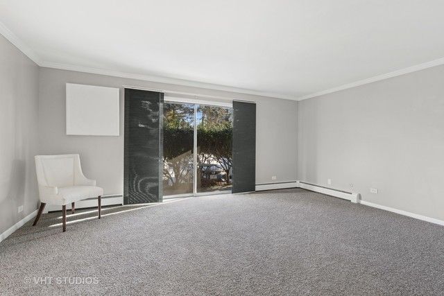 27 S Waiola Avenue 103, La Grange, IL 60525