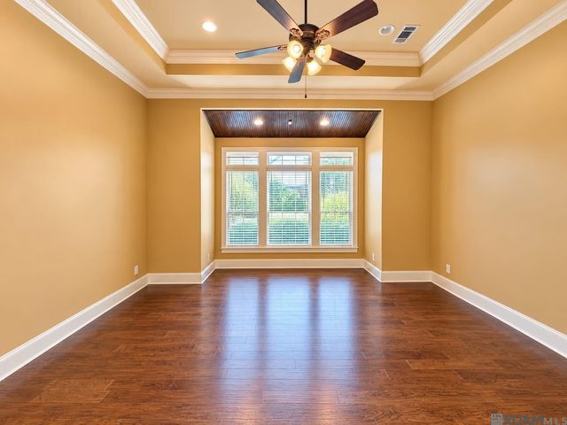 7242 Pirie Dr, Denham Springs, LA 70726