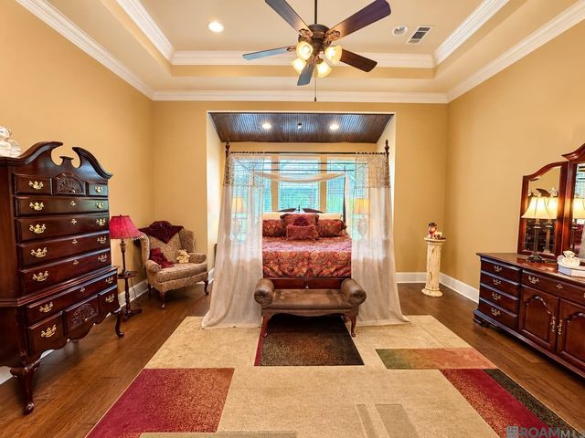 7242 Pirie Dr, Denham Springs, LA 70726