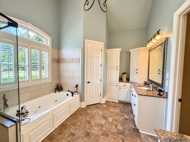 7242 Pirie Dr, Denham Springs, LA 70726
