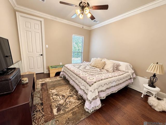 7242 Pirie Dr, Denham Springs, LA 70726