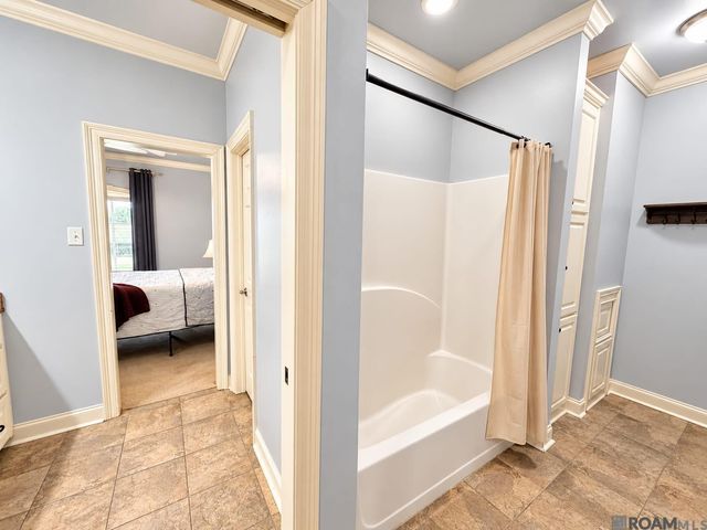 7242 Pirie Dr, Denham Springs, LA 70726