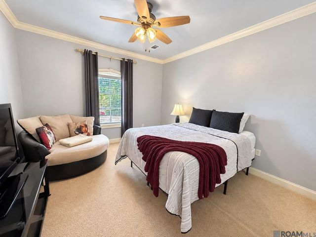 7242 Pirie Dr, Denham Springs, LA 70726