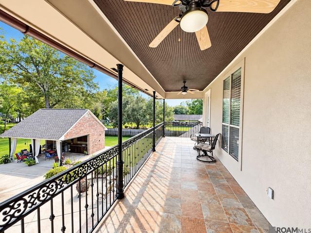 7242 Pirie Dr, Denham Springs, LA 70726