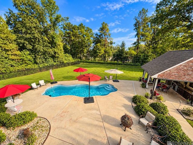 7242 Pirie Dr, Denham Springs, LA 70726