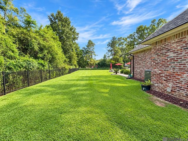 7242 Pirie Dr, Denham Springs, LA 70726
