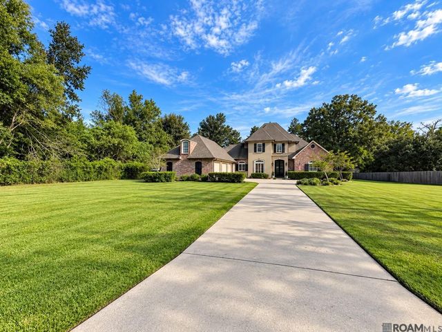 7242 Pirie Dr, Denham Springs, LA 70726