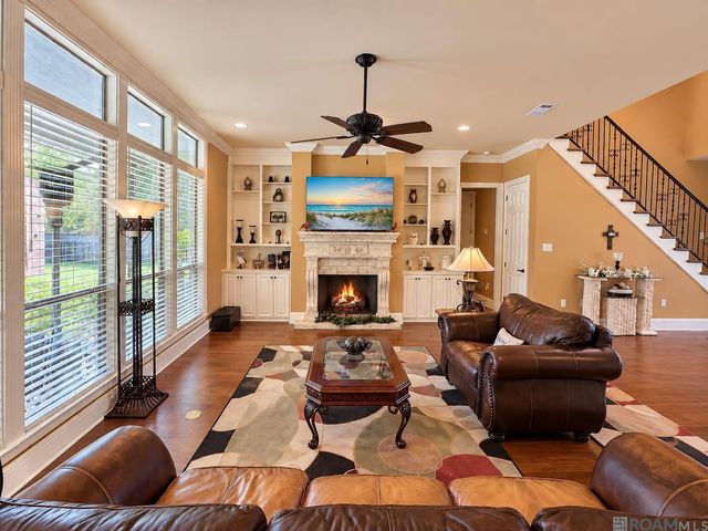 7242 Pirie Dr, Denham Springs, LA 70726