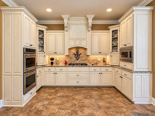 7242 Pirie Dr, Denham Springs, LA 70726