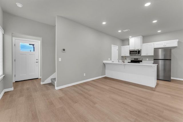 1401 SW Poigai, Bentonville, AR 72713