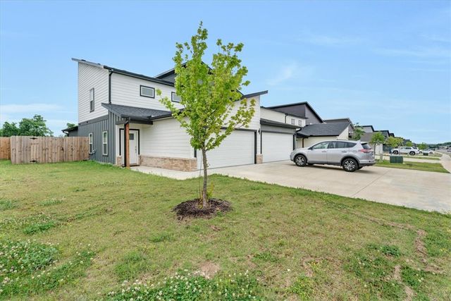 1401 SW Poigai, Bentonville, AR 72713