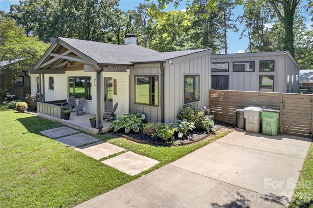 1721 Merry Oaks Road, Charlotte, NC 28205