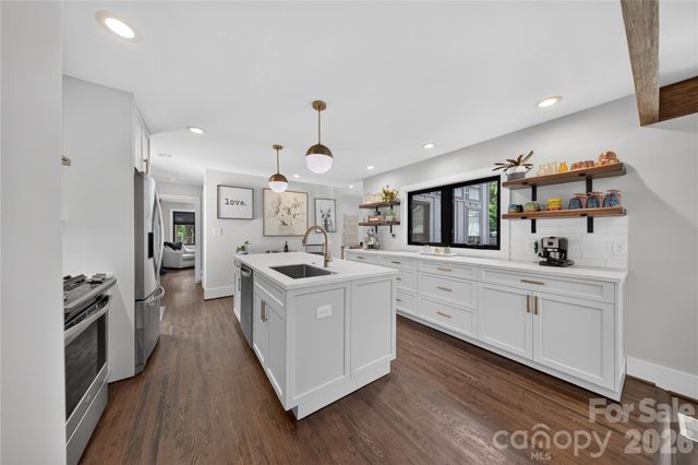 1721 Merry Oaks Road, Charlotte, NC 28205