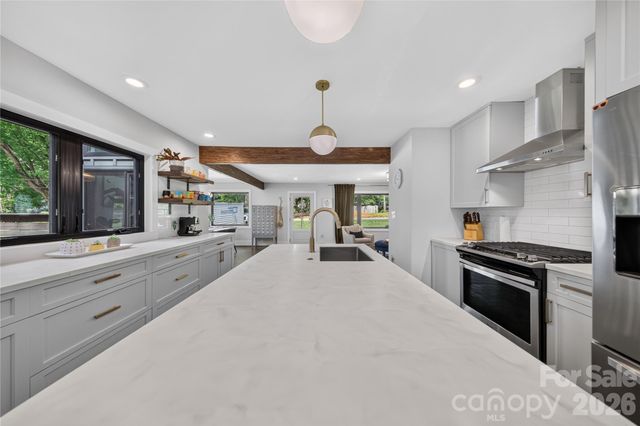 1721 Merry Oaks Road, Charlotte, NC 28205