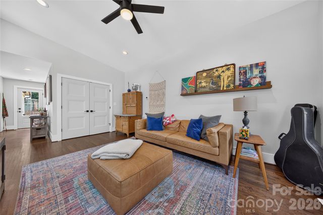 1721 Merry Oaks Road, Charlotte, NC 28205