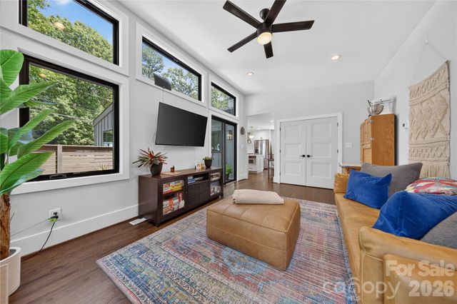 1721 Merry Oaks Road, Charlotte, NC 28205