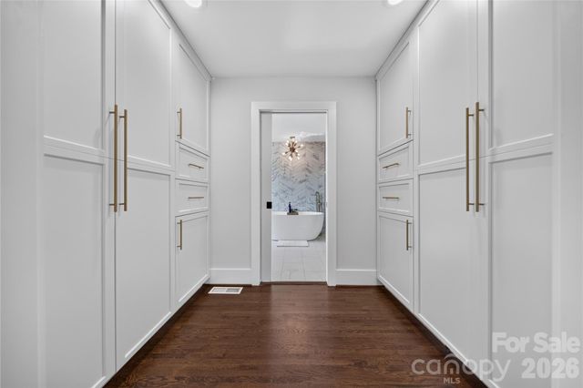 1721 Merry Oaks Road, Charlotte, NC 28205