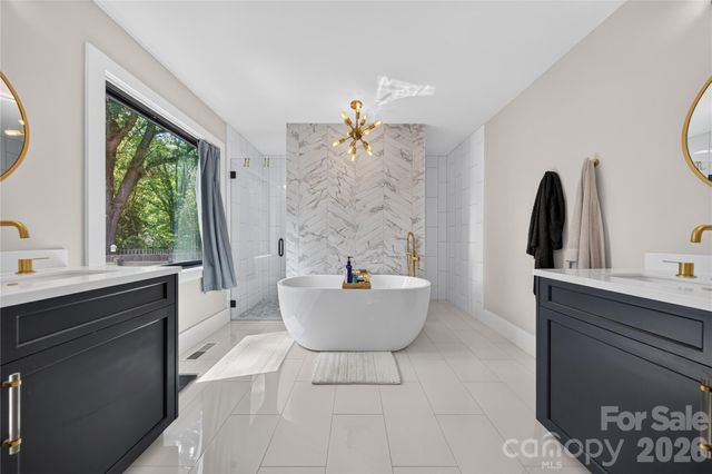 1721 Merry Oaks Road, Charlotte, NC 28205
