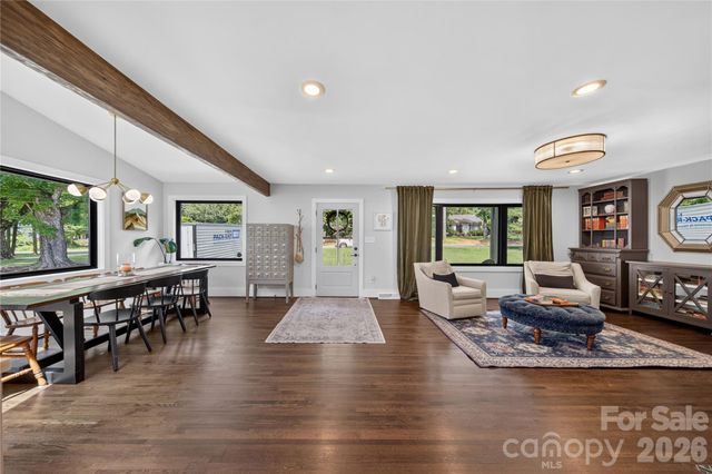 1721 Merry Oaks Road, Charlotte, NC 28205