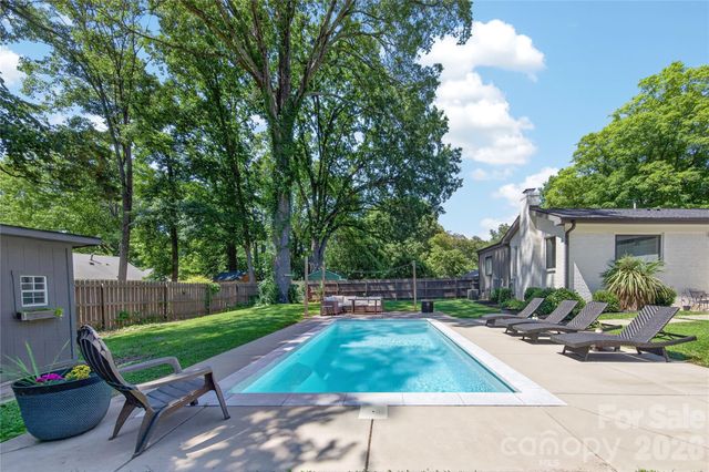 1721 Merry Oaks Road, Charlotte, NC 28205