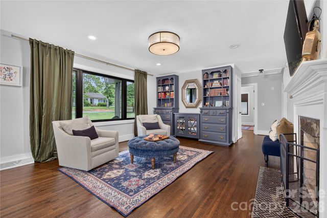 1721 Merry Oaks Road, Charlotte, NC 28205
