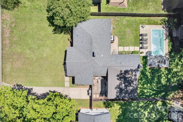 1721 Merry Oaks Road, Charlotte, NC 28205