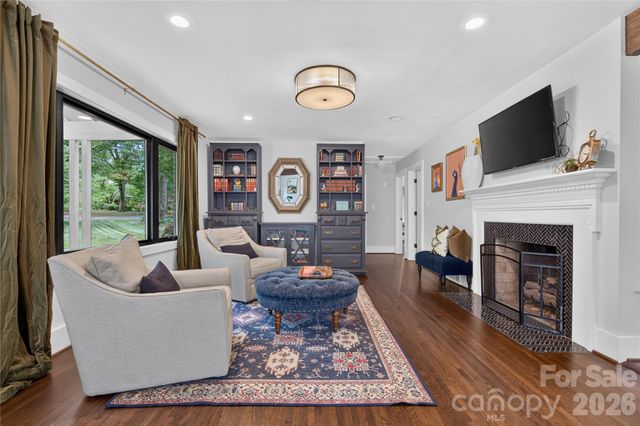 1721 Merry Oaks Road, Charlotte, NC 28205