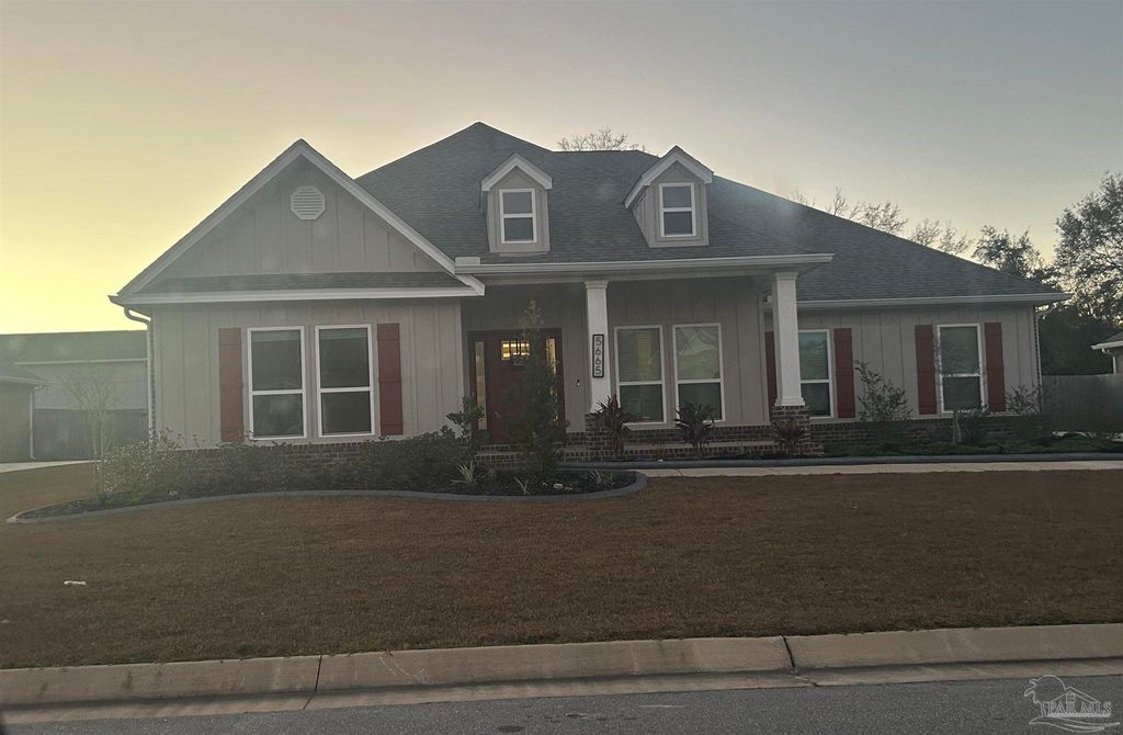 5665 Blake Ln, Pace, FL 32571