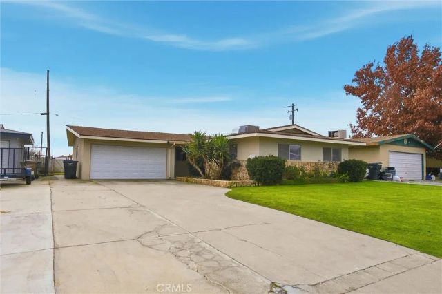 909 Dwina Avenue, Bakersfield, CA 93308