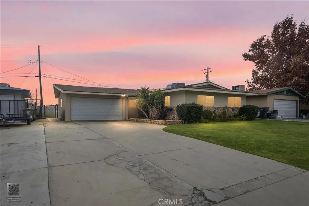 909 Dwina Avenue, Bakersfield, CA 93308